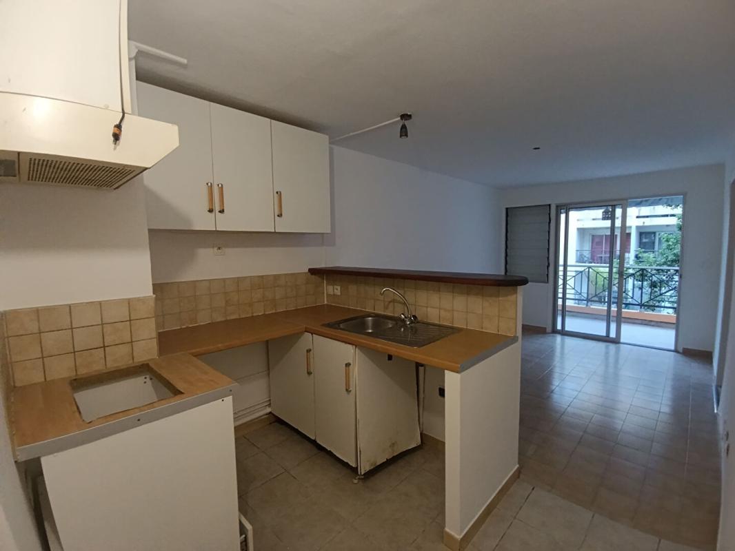 DUCOS T2 Ducos 29m² + Terrasse | Rénové| Idéal 1er Achat ou Investissement 2