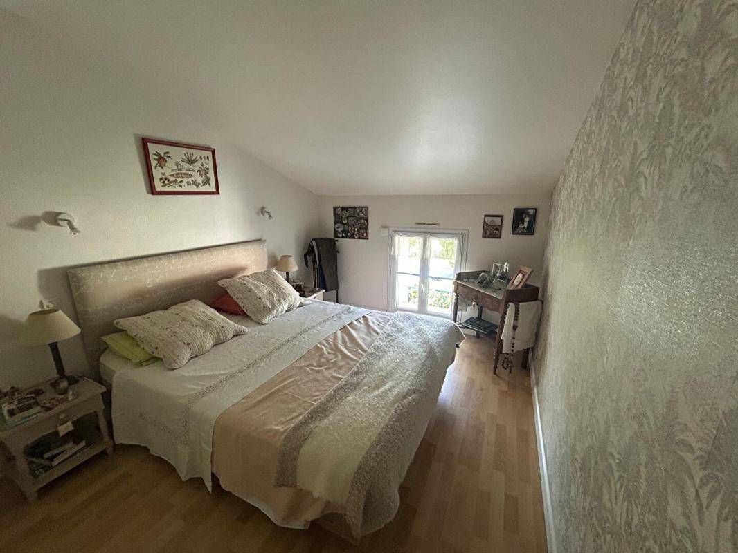 SAINT-NAZAIRE-SUR-CHARENTE Maison Saint Nazaire Sur Charente 8 pièce(s) 162.50 m2 16