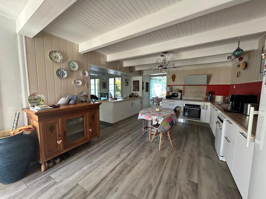 SAINT-NAZAIRE-SUR-CHARENTE Maison Saint Nazaire Sur Charente 8 pièce(s) 162.50 m2 5