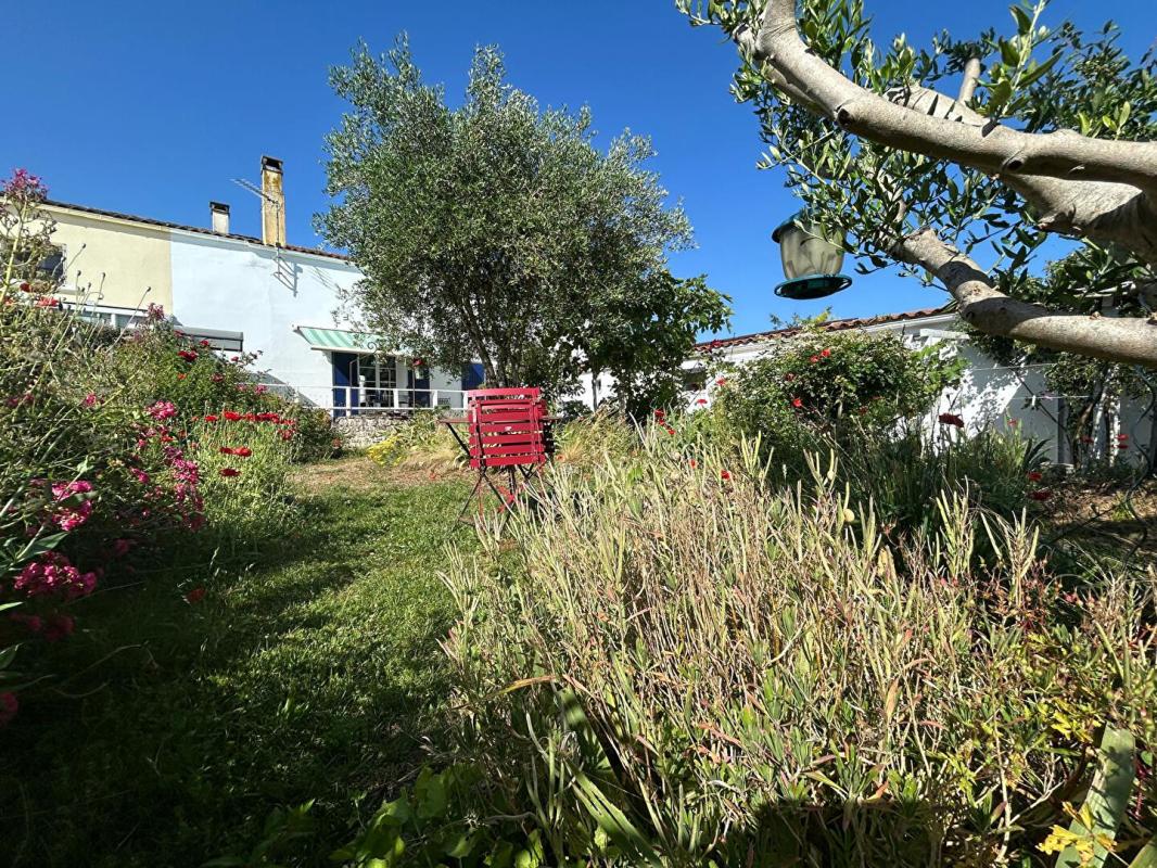 SAINT-NAZAIRE-SUR-CHARENTE Maison Saint Nazaire Sur Charente 8 pièce(s) 162.50 m2 9
