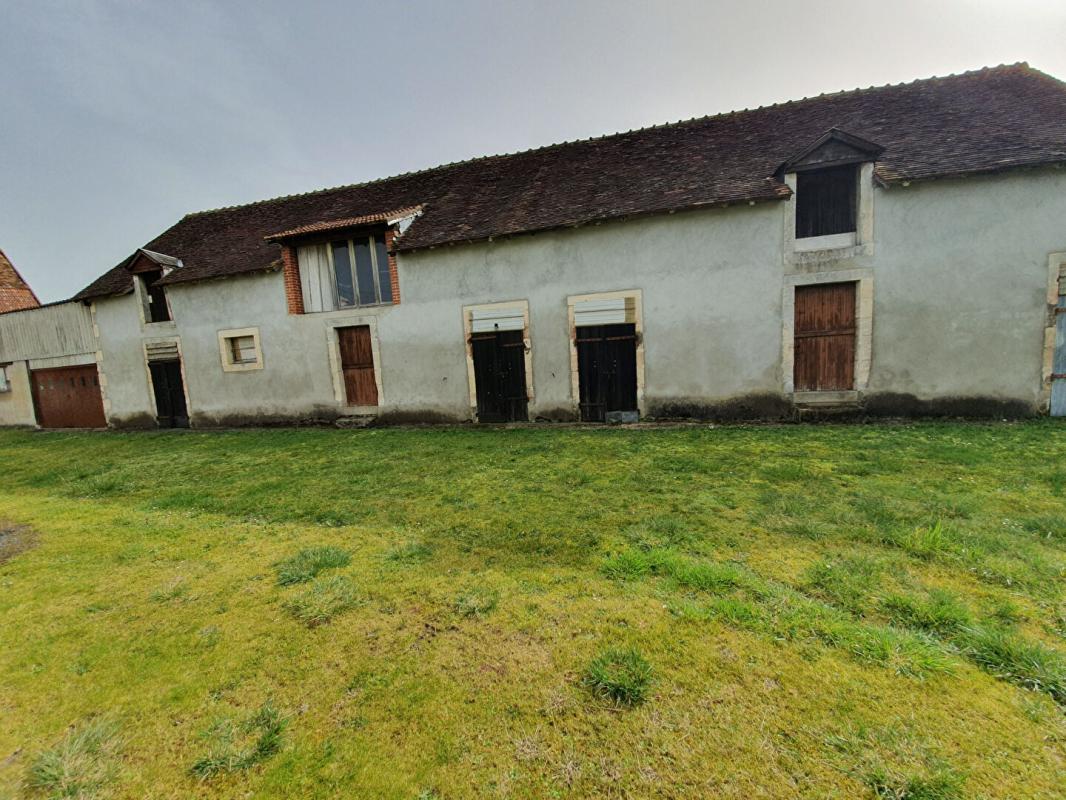 LUANT Corps de ferme Luant 7 pièce(s) + granges + dépendances sur 2 ha 6
