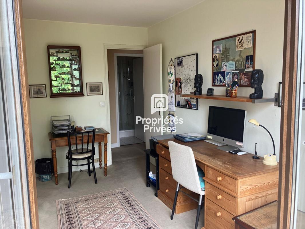 LE CHESNAY Agréable appartement 5 pièces au calme 14