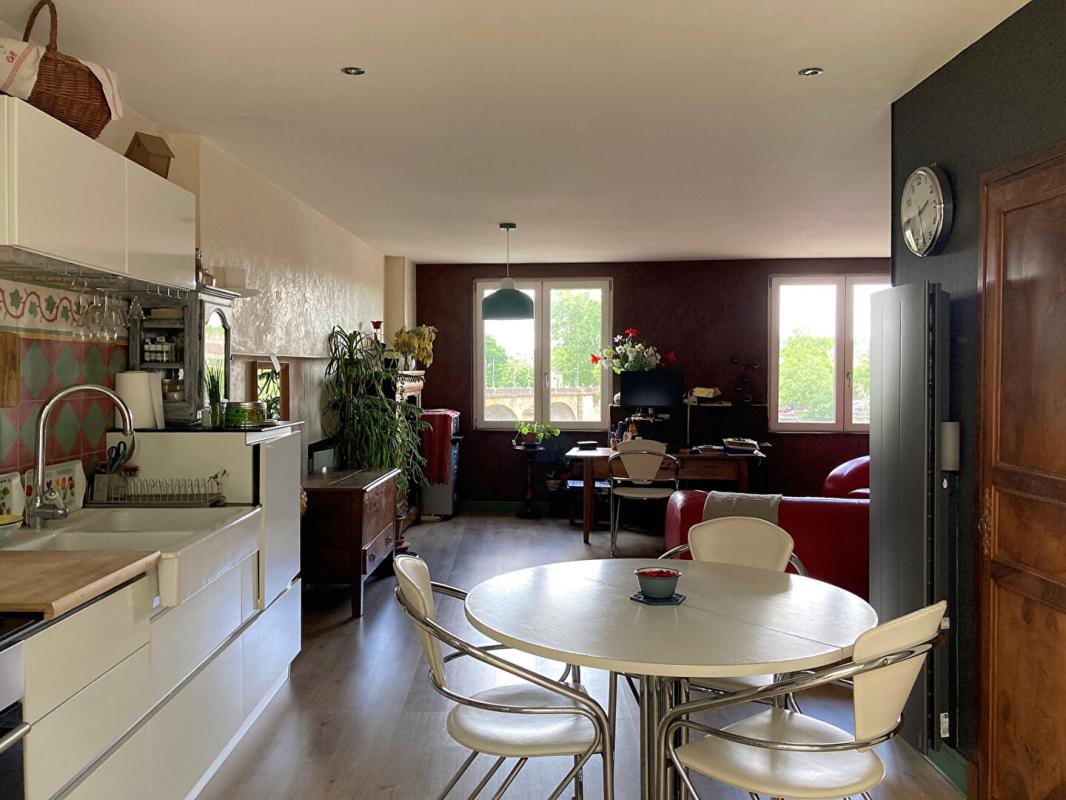 CAHORS Appartement atypique de bon standing à 5 minutes à pied du centre ville 10