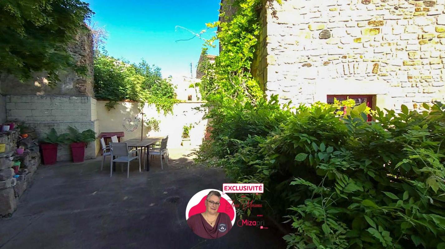 SAUVAGNAT-SAINTE-MARTHE Maison de caractère en pierres, 152 m² , Jardin, terrasse et dépendances , proche Issoire 14