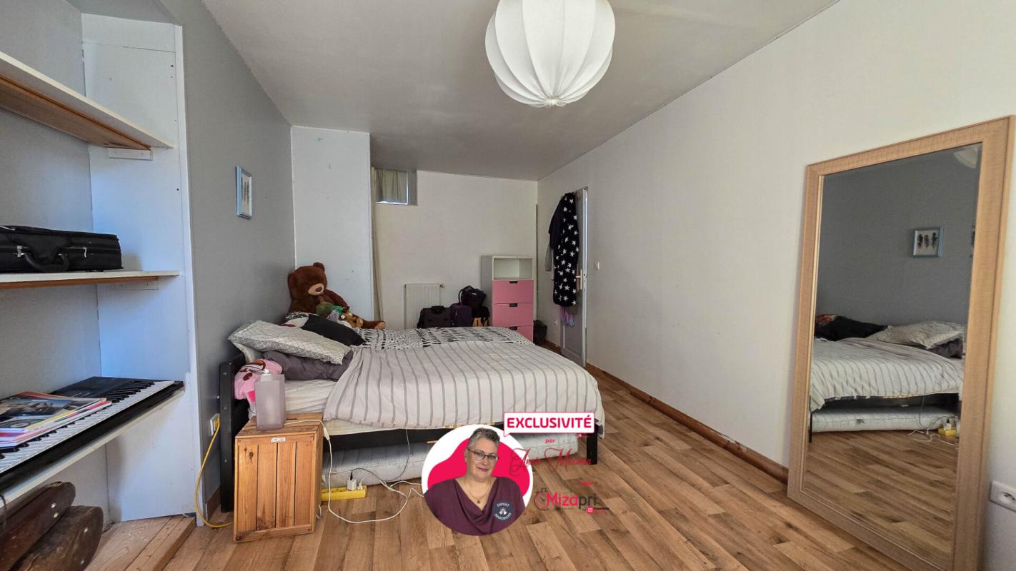 SAUVAGNAT-SAINTE-MARTHE Maison de caractère en pierres, 152 m² , Jardin, terrasse et dépendances , proche Issoire 15