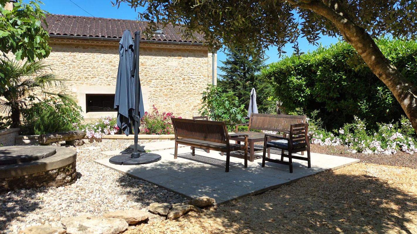 SARLAT-LA-CANEDA Propriété de caractère à quelques minutes à pied du centre de Sarlat-la-Canéda 16