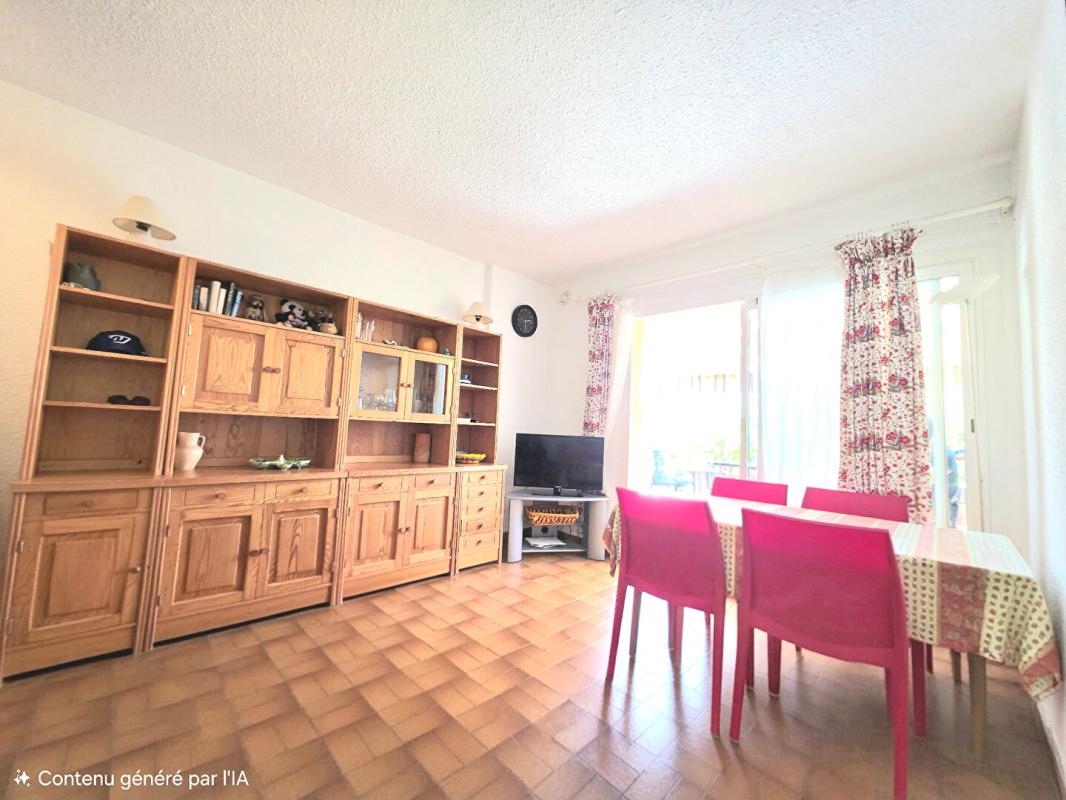 LE LAVANDOU Maison Le Lavandou 35 m2 ,piscine ,terrasse face a la mer ,parking, cellier 2