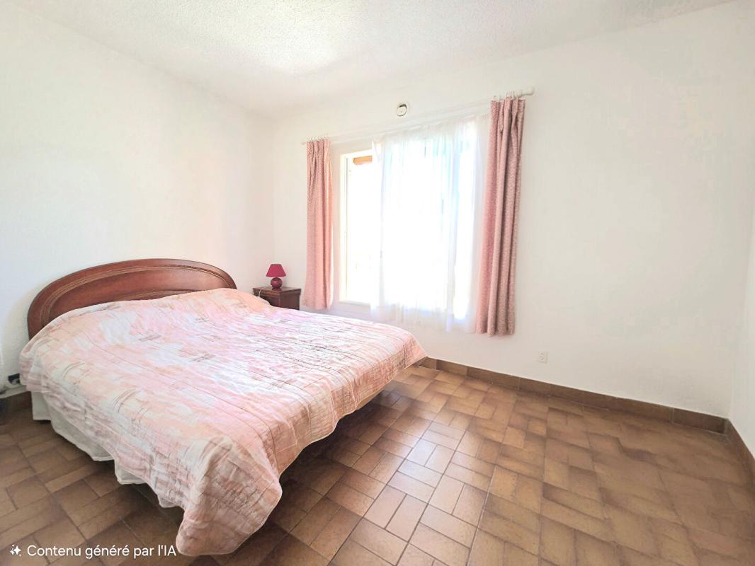 LE LAVANDOU Maison Le Lavandou 35 m2 ,piscine ,terrasse face a la mer ,parking, cellier 5