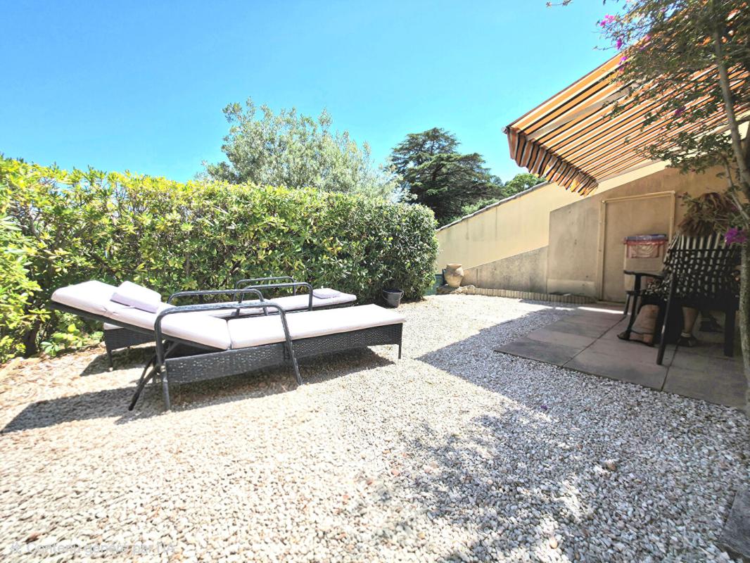 LE LAVANDOU Maison Le Lavandou 35 m2 ,piscine ,terrasse face a la mer ,parking, cellier 9