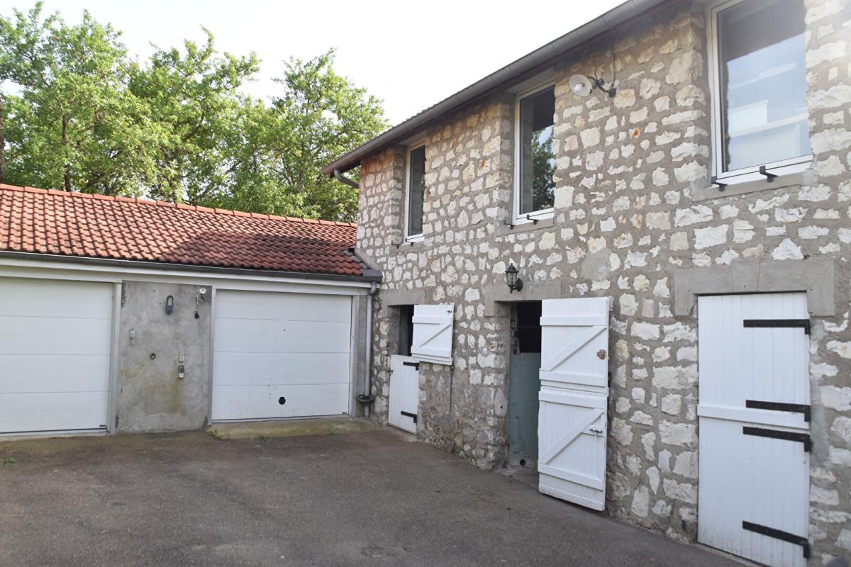 VARENNES-EN-ARGONNE Maison Varennes En Argonne 10 pièce(s) 231 m2 9