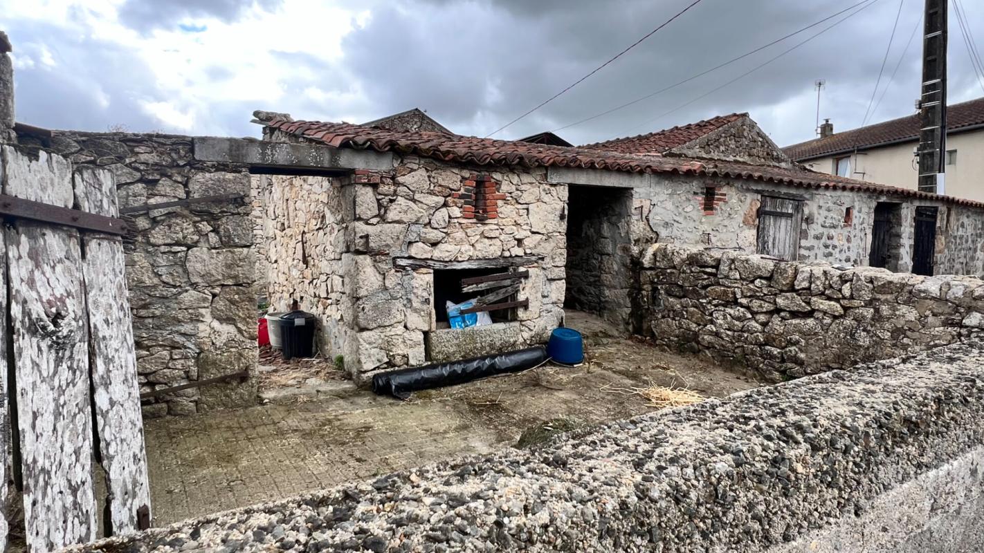SÈVREMONT Maison de 151 m², 4 chambres 2