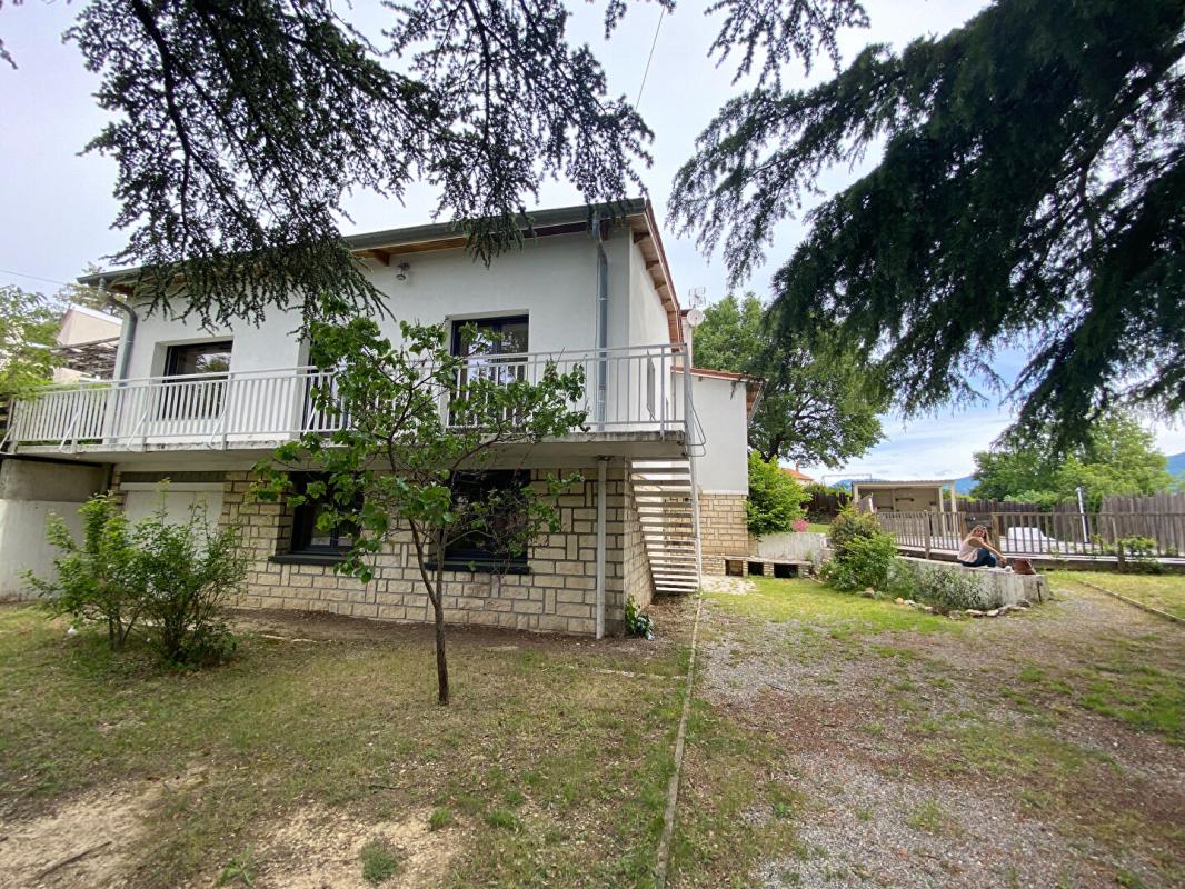 CHATEAU-ARNOUX-SAINT-AUBAN Maison Chateau Arnoux Saint Auban 7 pièce(s) 182.23 m2 2
