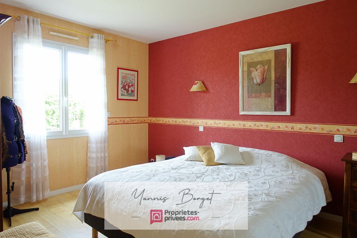 CHALLANS MAISON DE PLAIN-PIED DE 113 M² SUR PLUS DE 1 000 M² DE TERRAIN 12