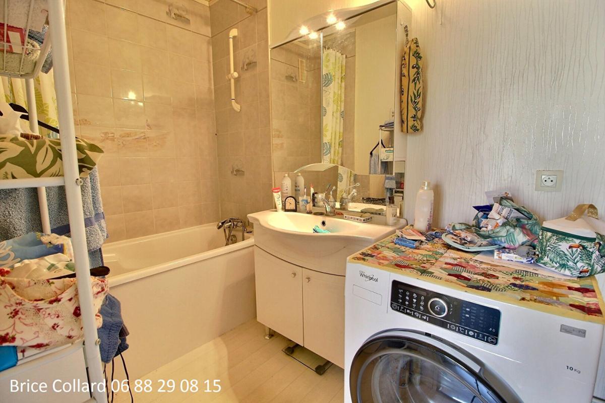 NOGENT-SUR-OISE 60180 NOGENT SUR OISE Appartement 2 chambres 1 balcon (loggia) 1 cave, dernier étage ! 8