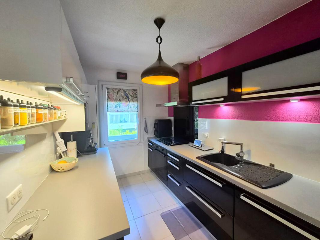 SIX-FOURS-LES-PLAGES APPARTEMENT T3 CENTRE VILLE- SIX FOURS 3