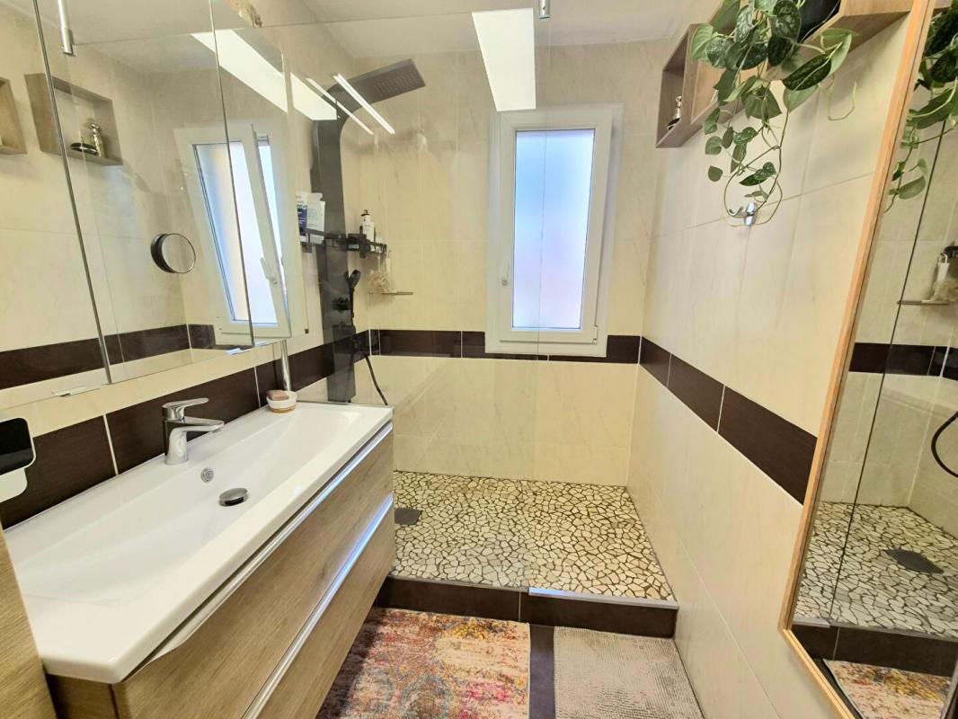 SIX-FOURS-LES-PLAGES APPARTEMENT T3 CENTRE VILLE- SIX FOURS 5
