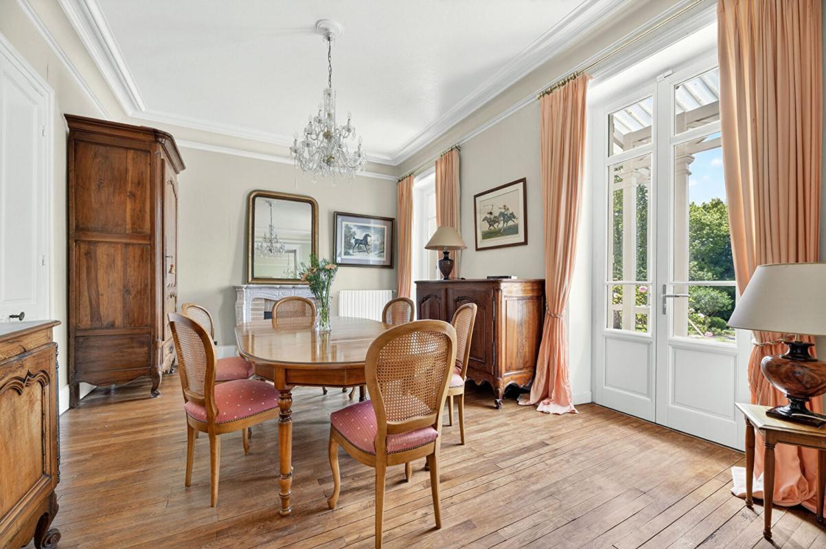 CORGNAC-SUR-L'ISLE VILLA 4