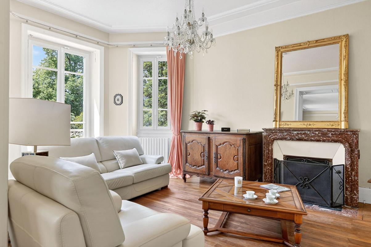 CORGNAC-SUR-L'ISLE VILLA 5
