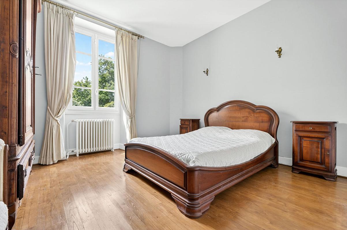 CORGNAC-SUR-L'ISLE VILLA 8