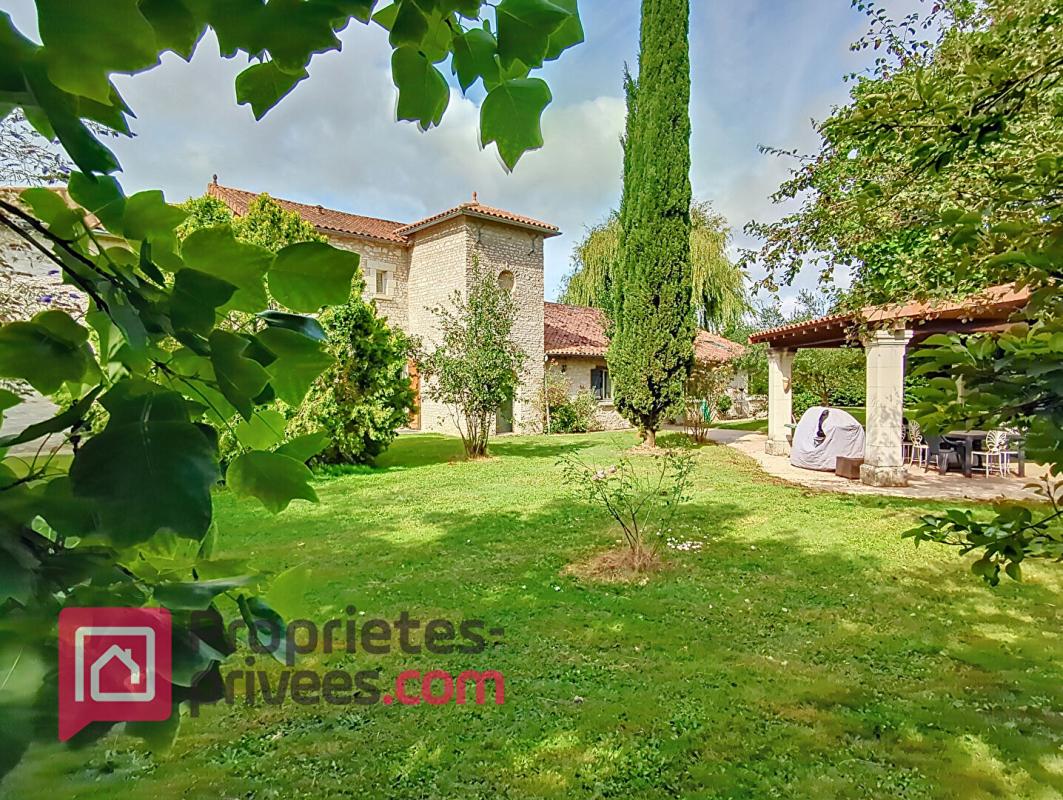 VEZIERES Proche CHINON - Propriété de 236M2 2