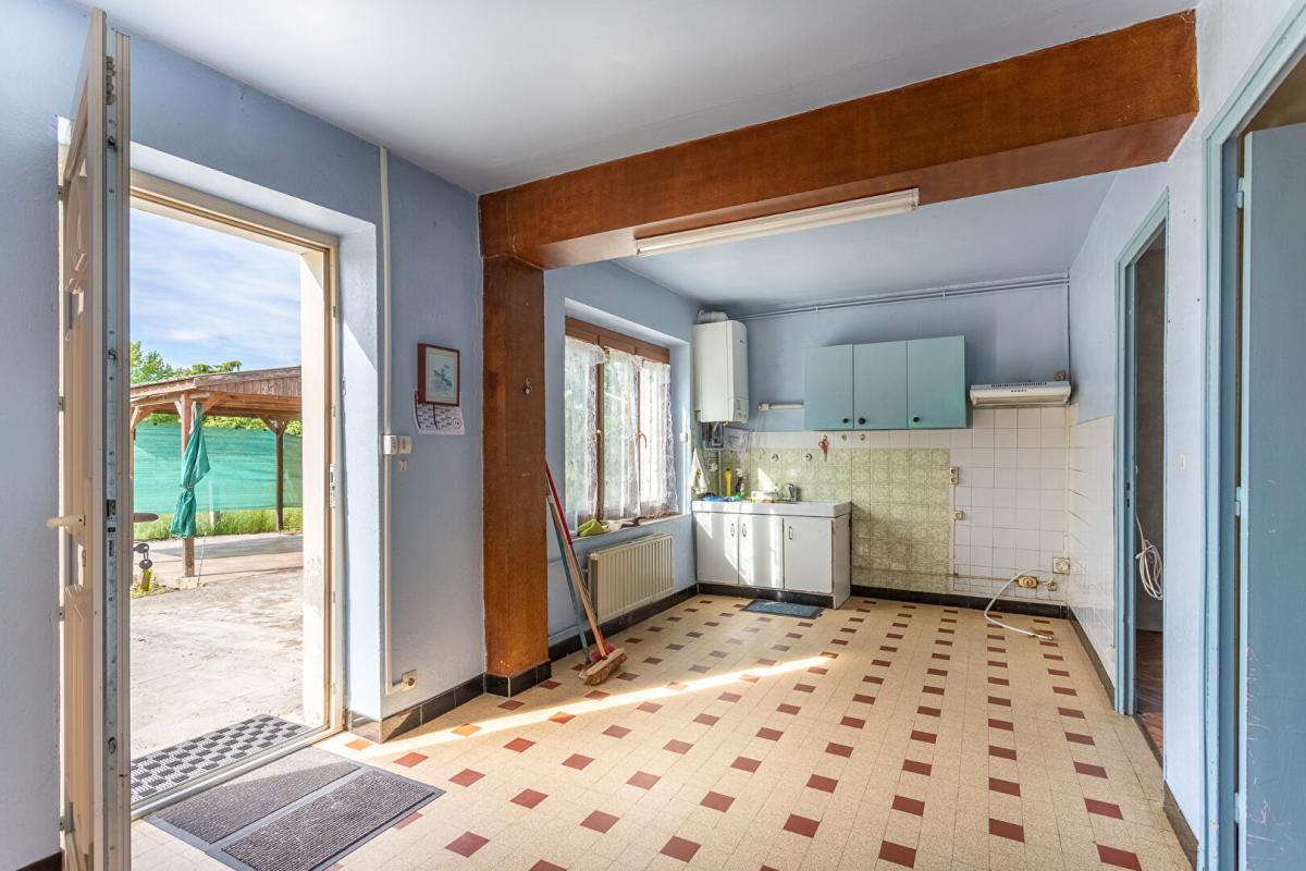 LA CHAPELLE-MONTMARTIN Maison La Chapelle Montmartin 6 pièces 130 m2 3