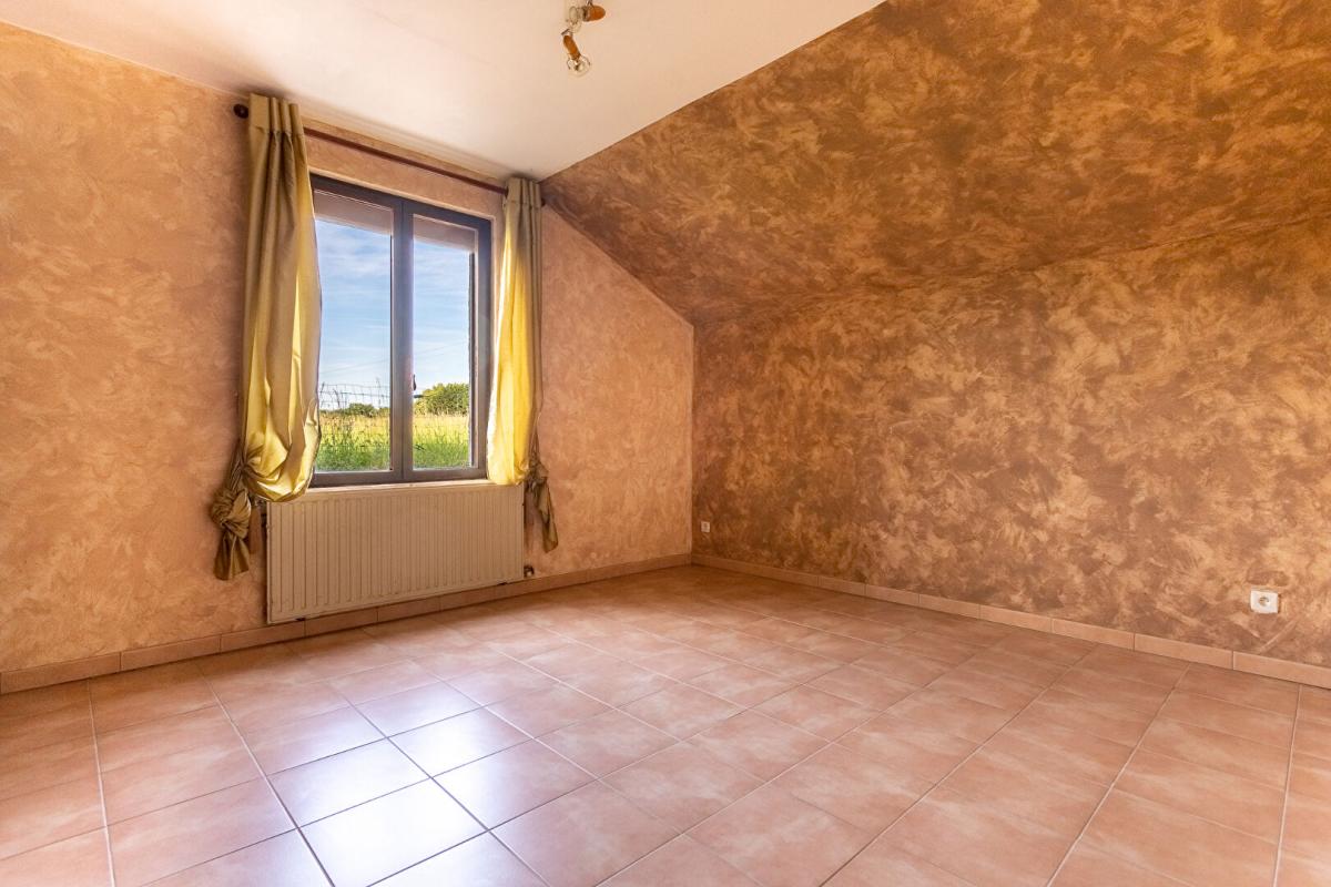 LA CHAPELLE-MONTMARTIN Maison La Chapelle Montmartin 6 pièces 130 m2 4
