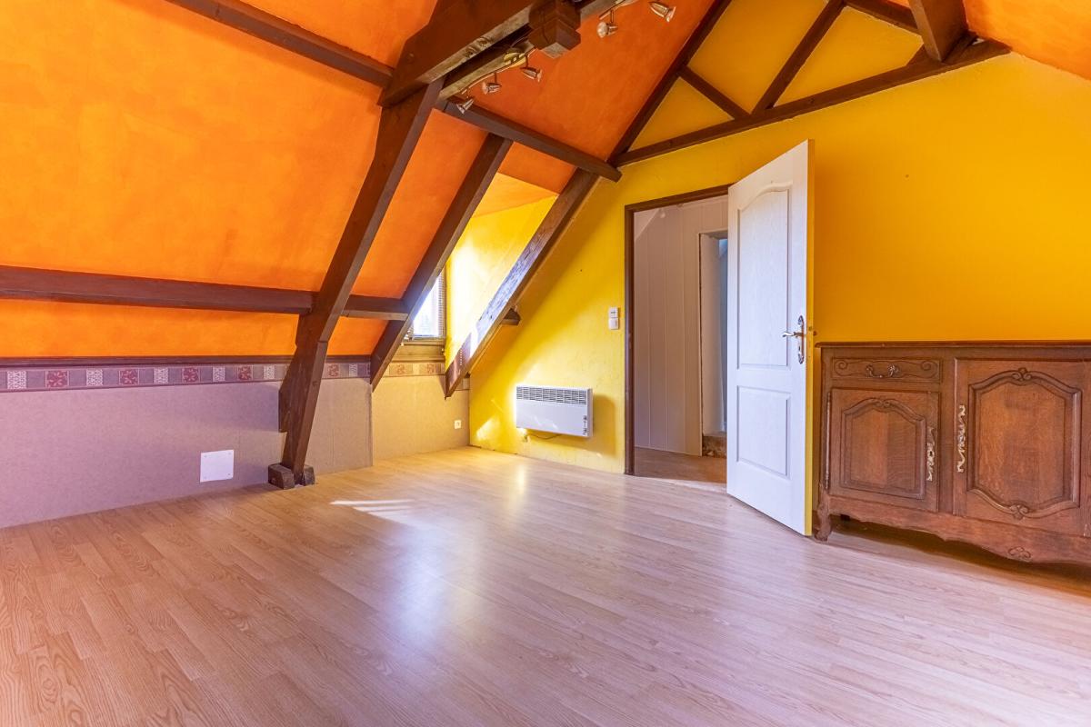 LA CHAPELLE-MONTMARTIN Maison La Chapelle Montmartin 6 pièces 130 m2 7