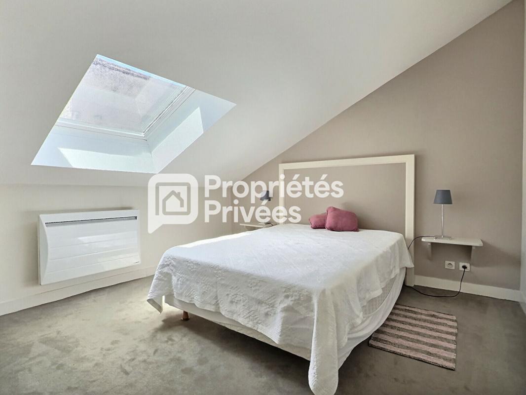 PERIGUEUX Superbe immeuble rénové d'env. 430m² avec 7 appartements T2 meublés + 2 locaux commerciaux et caves en plein centre historique de PERIGUEUX (24000) 16