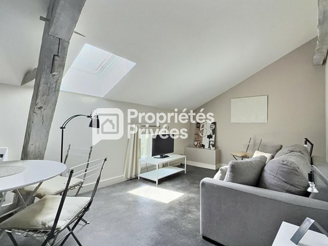 PERIGUEUX Superbe immeuble rénové d'env. 430m² avec 7 appartements T2 meublés + 2 locaux commerciaux et caves en plein centre historique de PERIGUEUX (24000) 17
