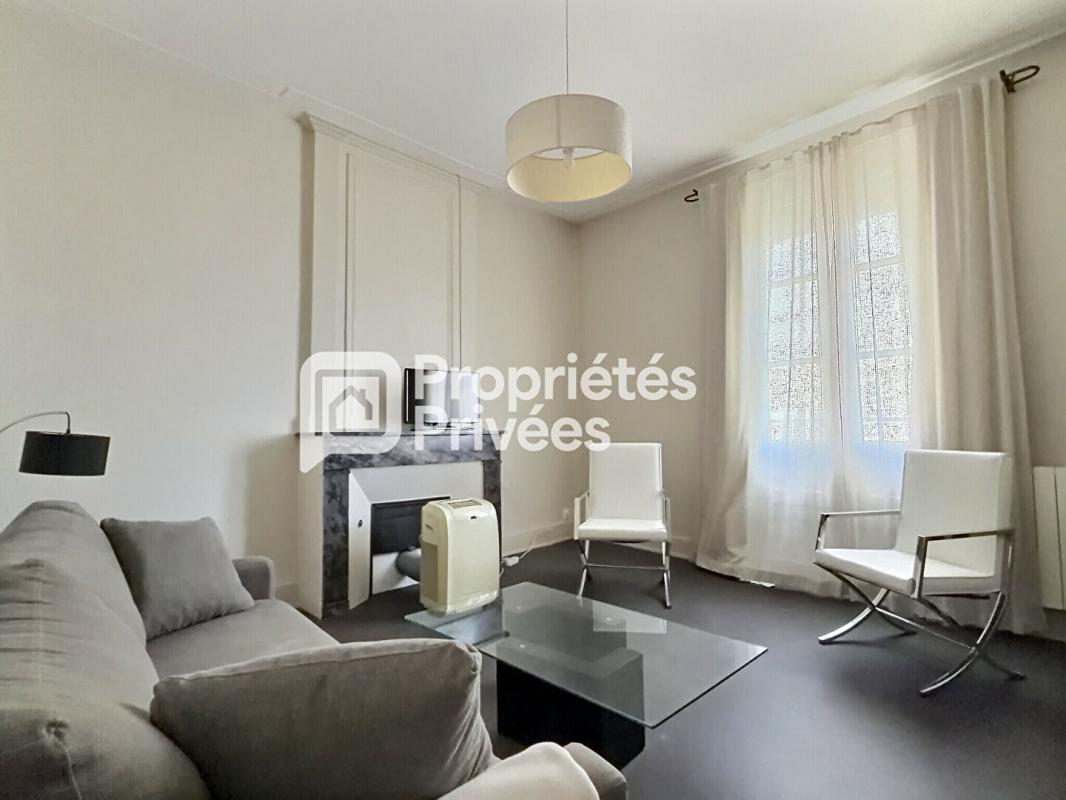 PERIGUEUX Superbe immeuble rénové d'env. 430m² avec 7 appartements T2 meublés + 2 locaux commerciaux et caves en plein centre historique de PERIGUEUX (24000) 5