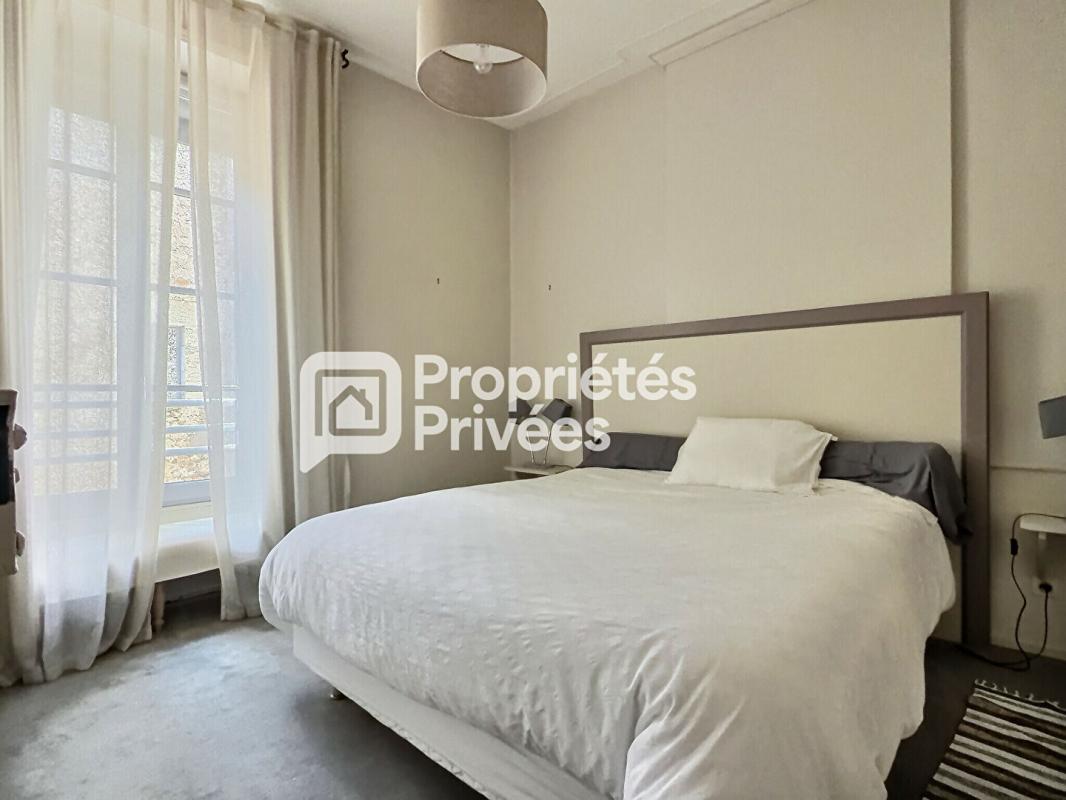 PERIGUEUX Superbe immeuble rénové d'env. 430m² avec 7 appartements T2 meublés + 2 locaux commerciaux et caves en plein centre historique de PERIGUEUX (24000) 6