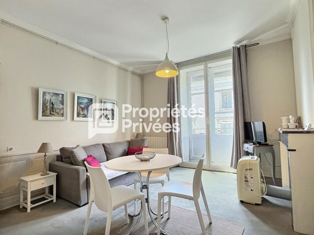 PERIGUEUX Superbe immeuble rénové d'env. 430m² avec 7 appartements T2 meublés + 2 locaux commerciaux et caves en plein centre historique de PERIGUEUX (24000) 8