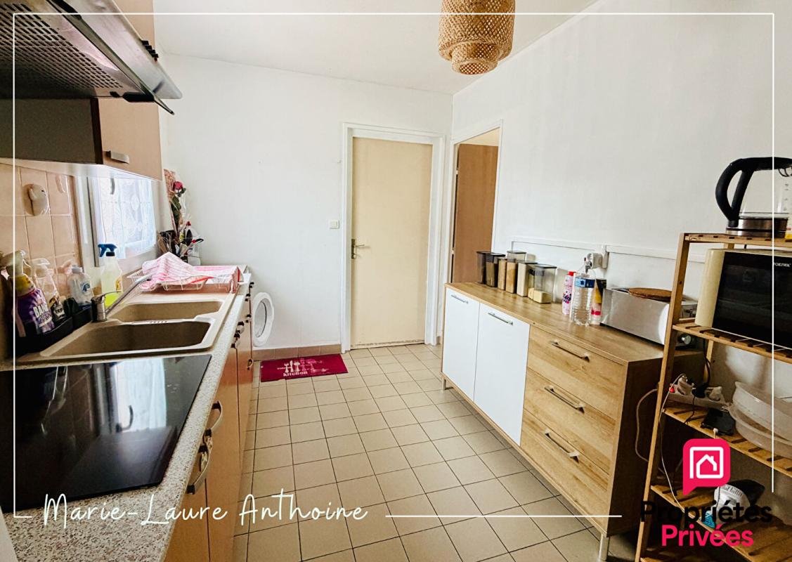 PIERRE-DE-BRESSE Maison Pierre-de-bresse 4 pièce(s) 82 m2 7