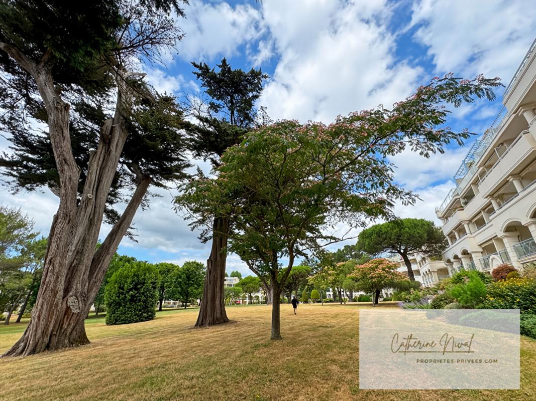 LA BAULE-ESCOUBLAC La Baule . Appartement 2 pièces, terrasse 25 m², résidence sécurisée avec piscines 1