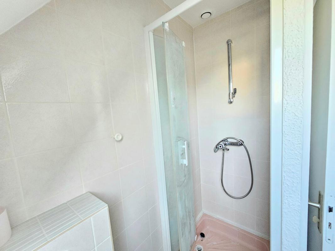 GAILLON Gaillon centre ville, au calme - Maison de 128 m2 - 4 chambres sur sous-sol total - Terrain plat de 700 m2 - Prix : 299.000 17