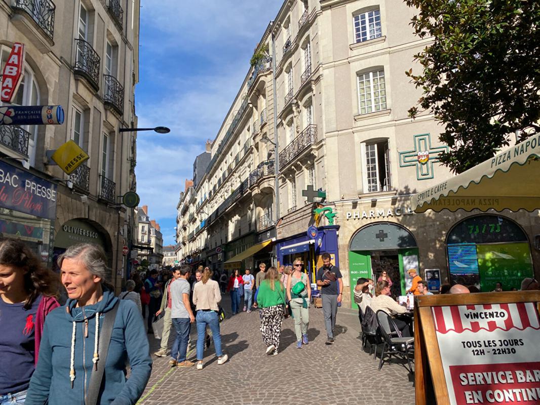 NANTES 44000 NANTES - A LOUER LOCAL COMMERCIAL 57 M², PROCHE PLACE DU PILORI 2