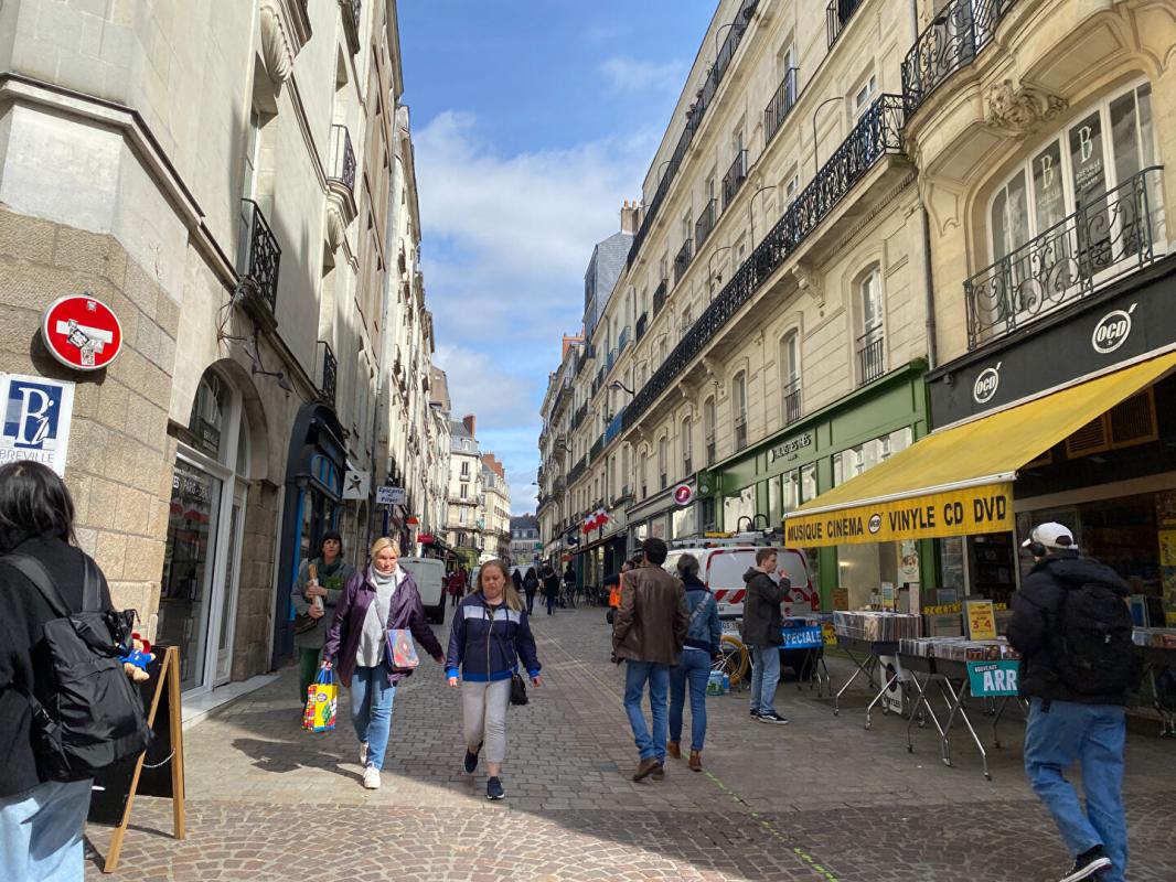 NANTES 44000 NANTES - A LOUER LOCAL COMMERCIAL 57 M², PROCHE PLACE DU PILORI 4