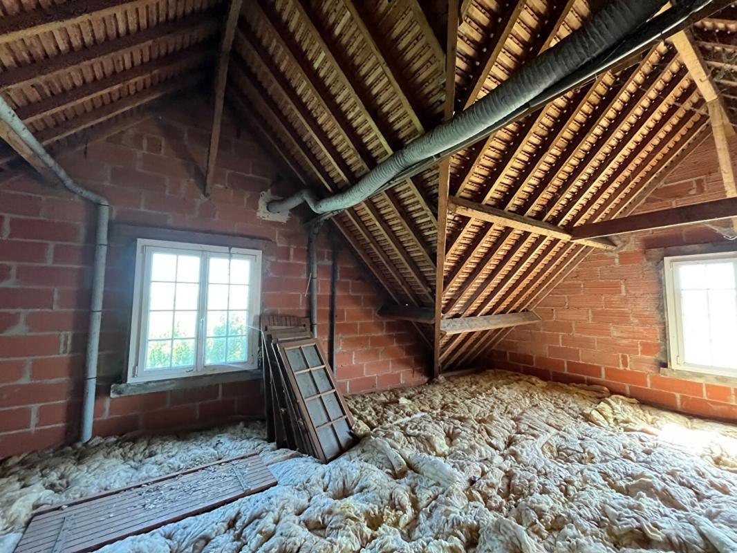 LASSIGNY Maison individuelle :  3 pièce(s) 92 m2 + Comble à aménager 12