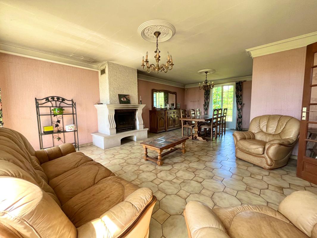 LASSIGNY Maison individuelle :  3 pièce(s) 92 m2 + Comble à aménager 7