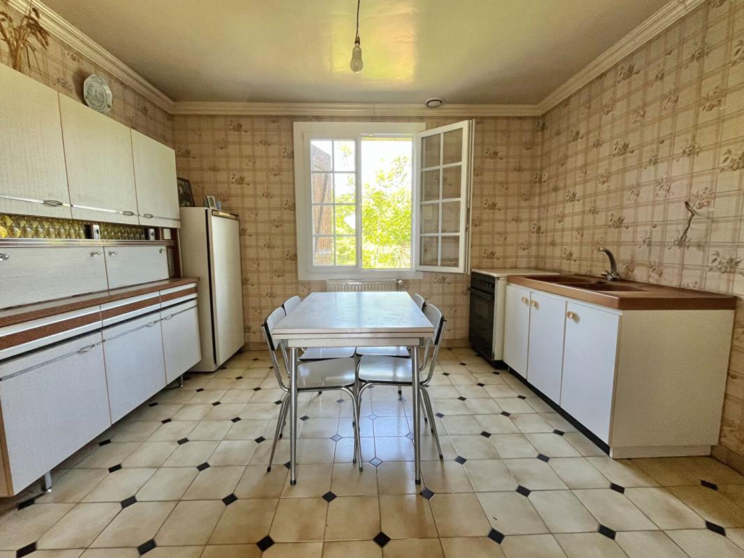 LASSIGNY Maison individuelle :  3 pièce(s) 92 m2 + Comble à aménager 8