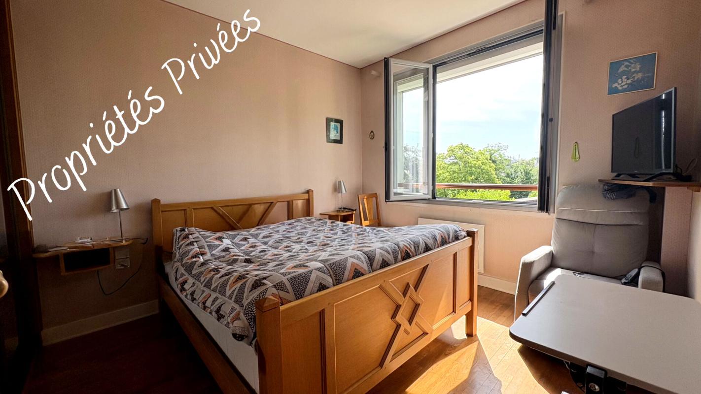 LA CHAUSSEE-SAINT-VICTOR Maison La Chaussee Saint Victor 7 pièce(s) 80 m2 12