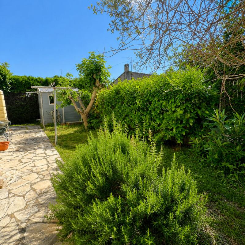 MARIGNANE Esprit Villa : Appartement Rénové de 82m² avec Jardin d'environ 230m² ! 9