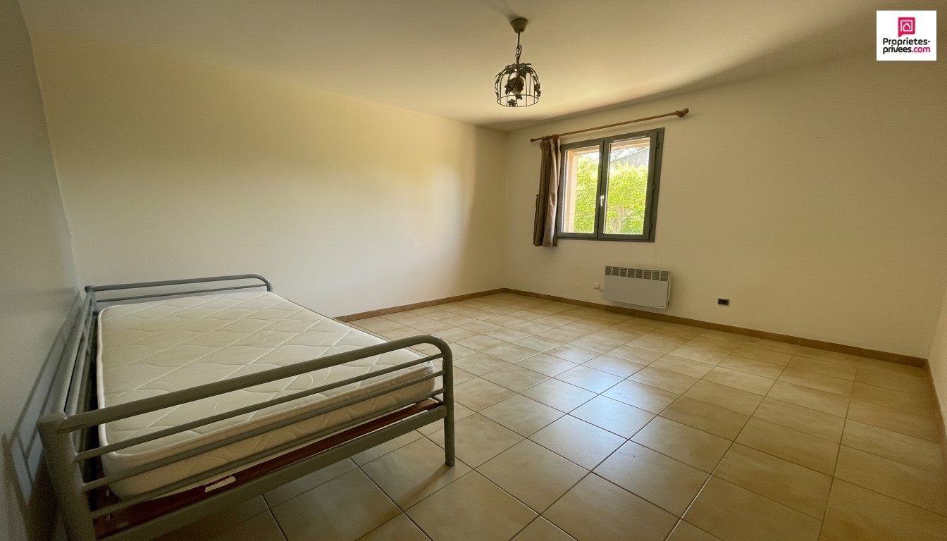 ESPARRON-DE-VERDON Maison plain-pied, piscine, studio indépendant et aperçu lac 12