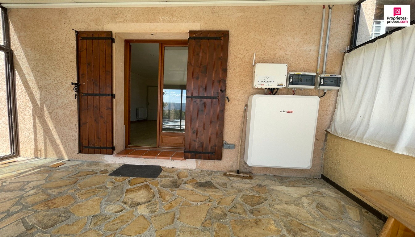 ESPARRON-DE-VERDON Maison plain-pied, piscine, studio indépendant et aperçu lac 7