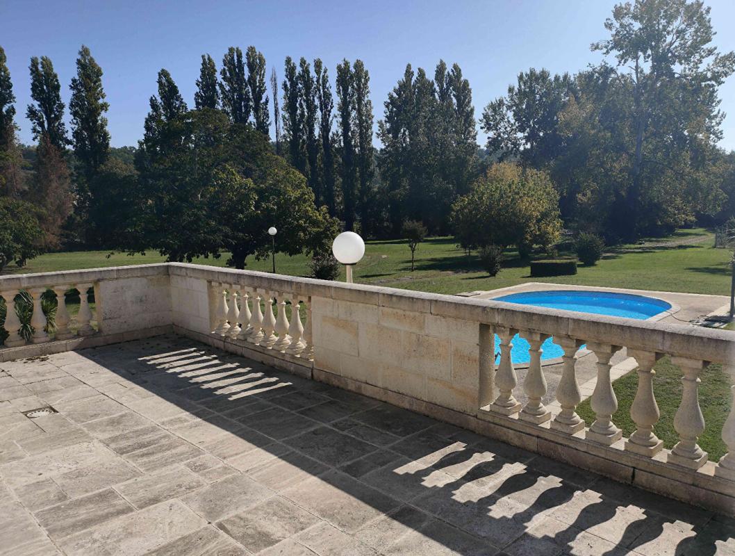 GENSAC Demeure Gensac 10 pièce(s) 280 m2 12