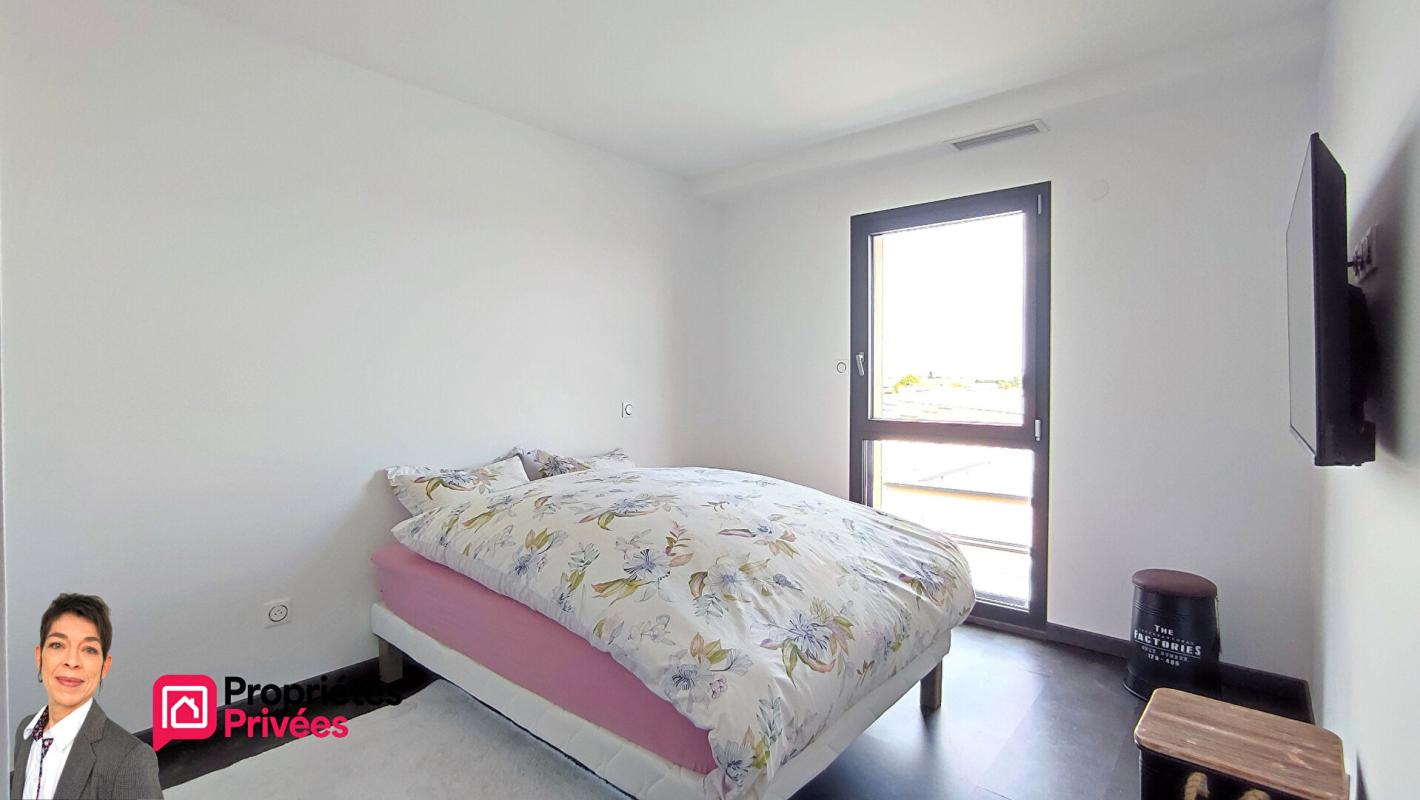 ROANNE ROANNE (42300)  Villa contemporaine avec piscine, suite parentale et dépendance aménagée 13