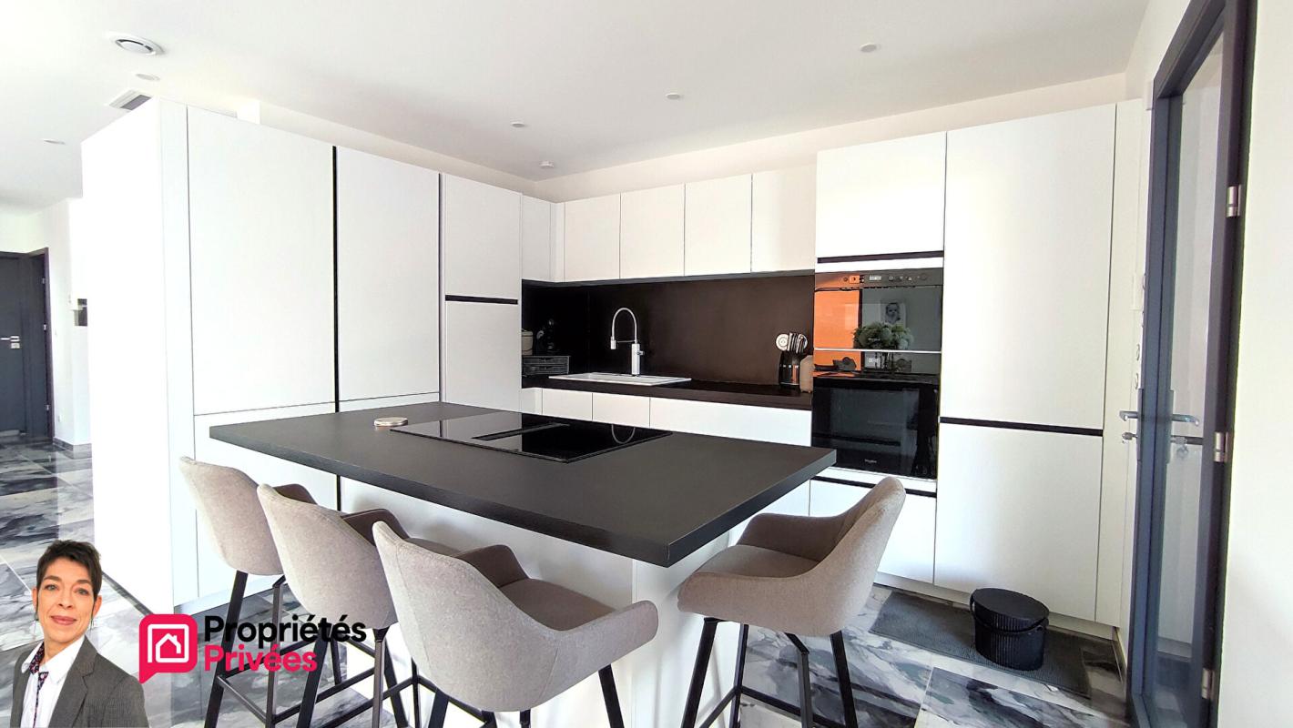 ROANNE ROANNE (42300)  Villa contemporaine avec piscine, suite parentale et dépendance aménagée 5