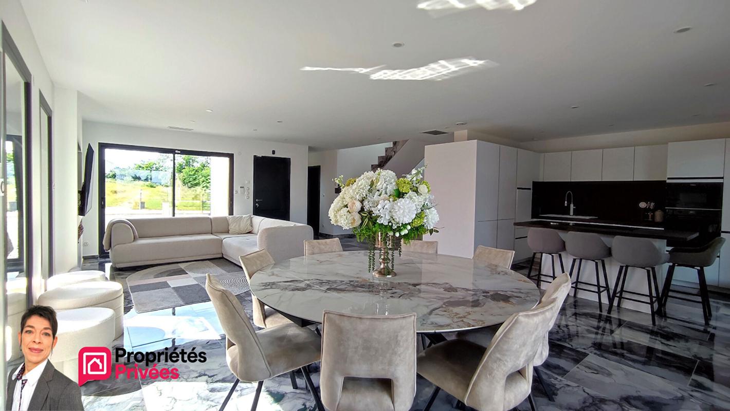 ROANNE ROANNE (42300)  Villa contemporaine avec piscine, suite parentale et dépendance aménagée 7