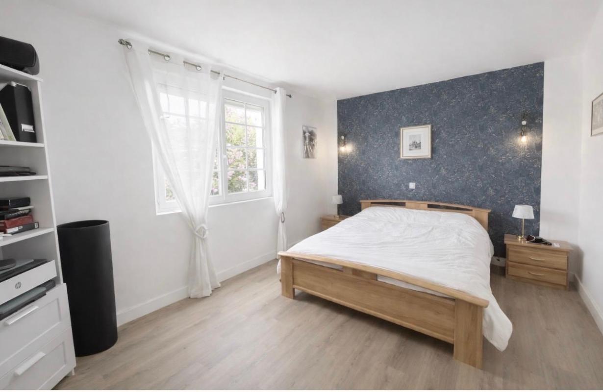 PRIGNAC-ET-MARCAMPS Tout proche de Saint-André de Cubzac à Prignac et Marcamps -33 710 - Maison Contemporaine Rénovée de 5 pièce(s) 115 m2 - 3 Chambres dont 1 suite Parentale - Piscine - Dépendances 10