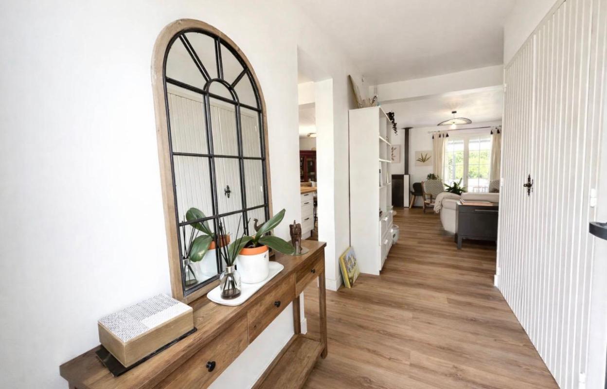 PRIGNAC-ET-MARCAMPS Tout proche de Saint-André de Cubzac à Prignac et Marcamps -33 710 - Maison Contemporaine Rénovée de 5 pièce(s) 115 m2 - 3 Chambres dont 1 suite Parentale - Piscine - Dépendances 5
